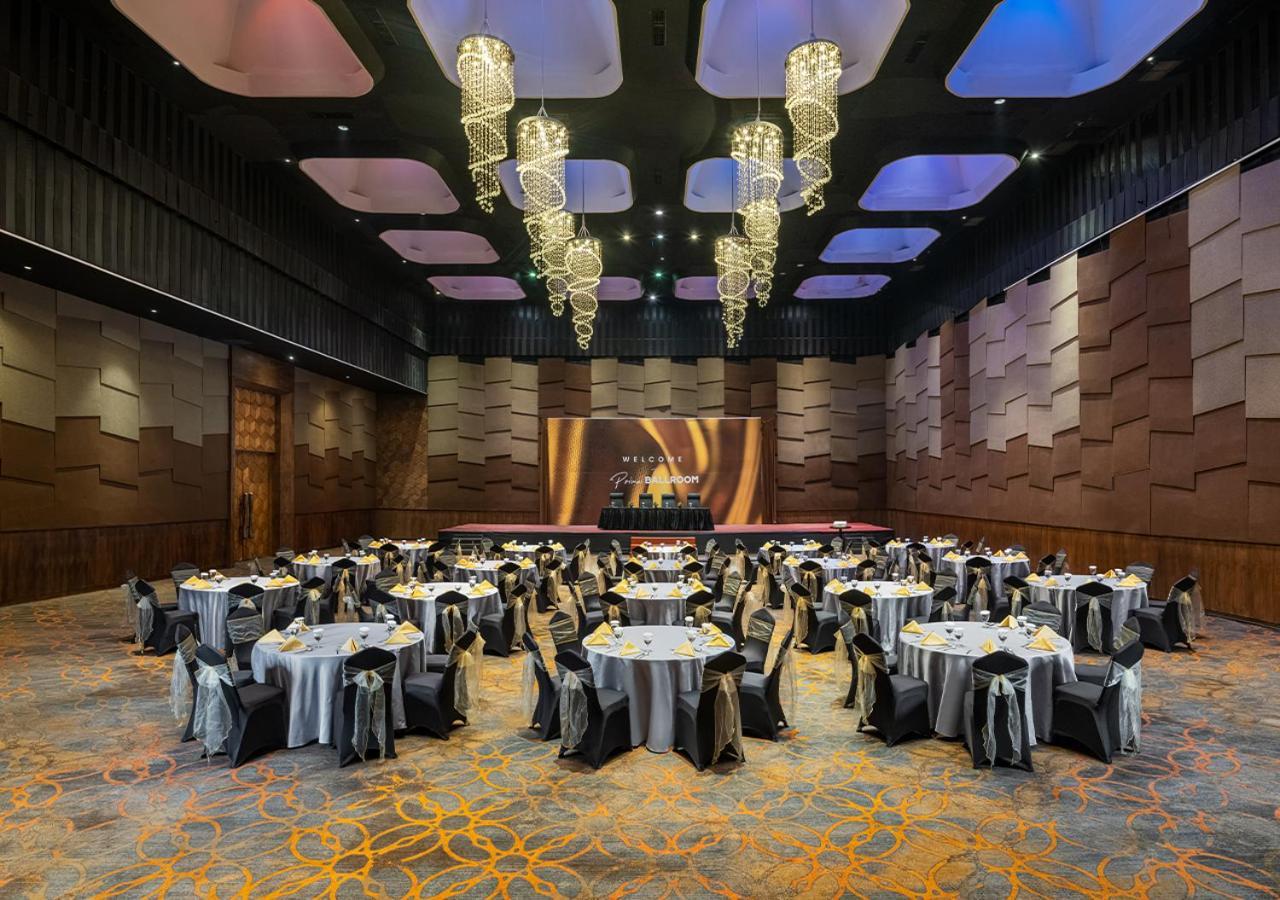 Prime Park Hotel & Convention Pekanbaru Exterior photo